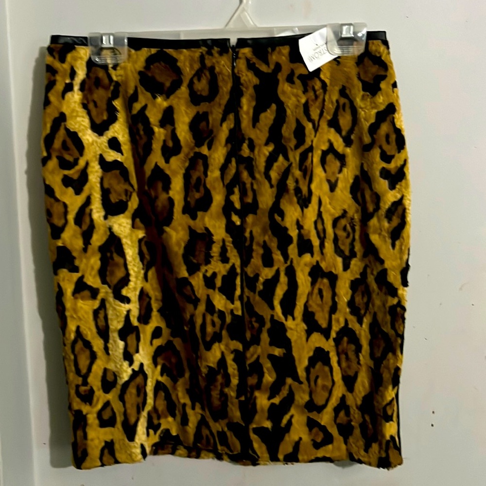 LINDA LUNDSTORM- cheetah flat fur mid length skirt